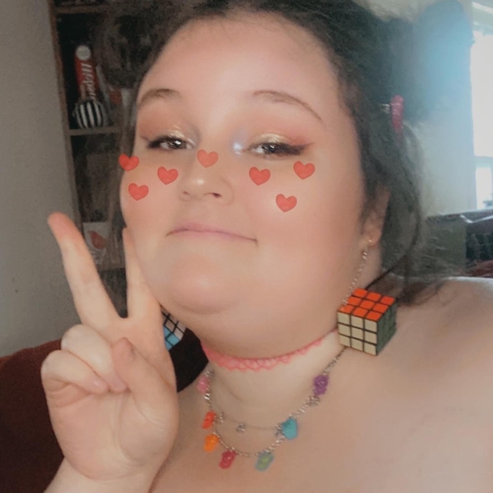 Meet your Posher, Emily